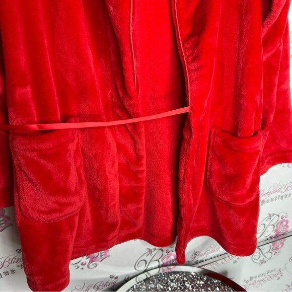 Victoria secret robe fleece soft cozy blanket style red writing on back - Picture 4 of 7